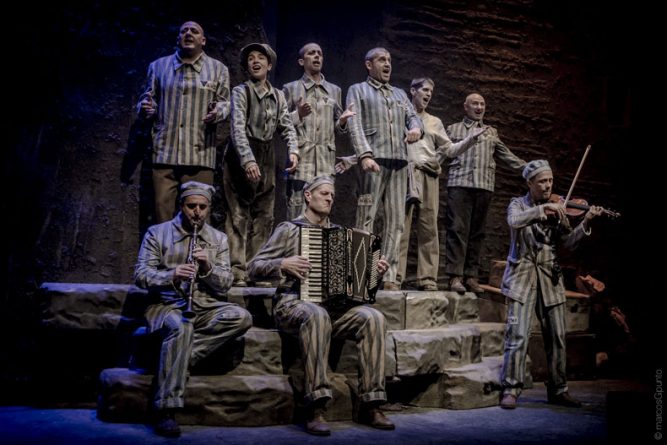 CDN - El triángulo azul