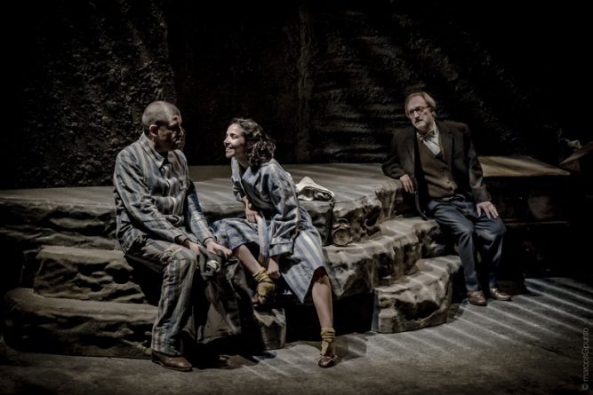 CDN - El triángulo azul