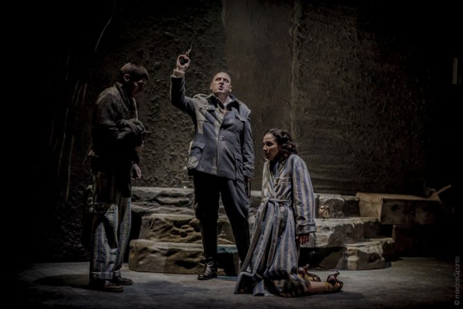 CDN - El triángulo azul